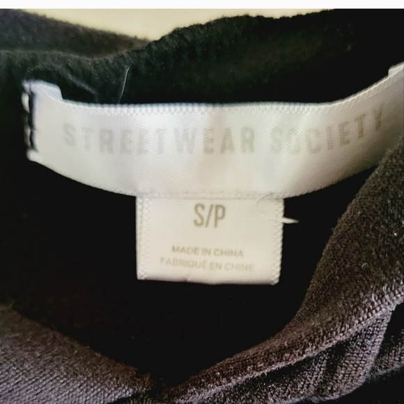 STREETWEAR Society Black Crop Hoodie Size Small - Picture 4 of 4